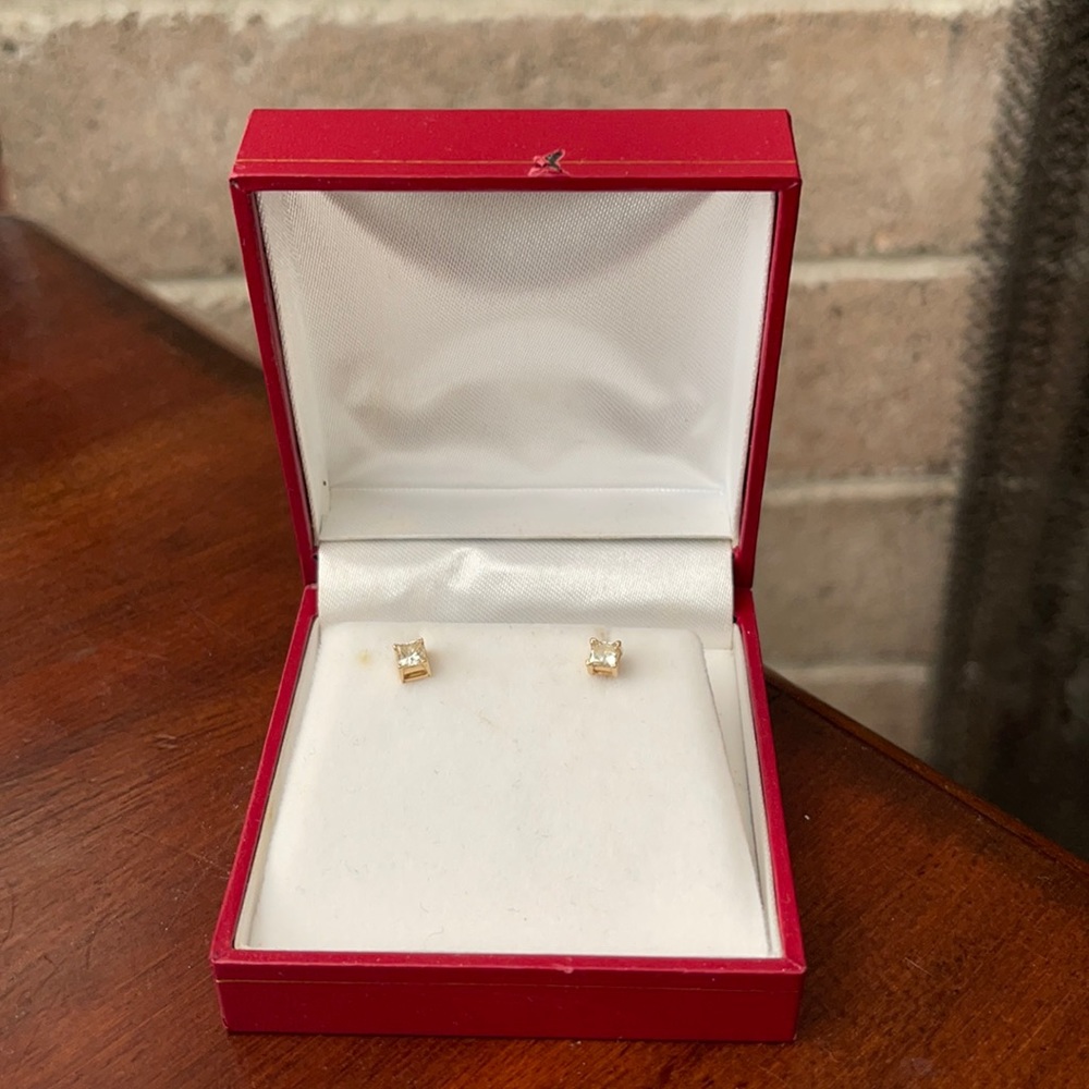 14k yellow gold diamond studs
